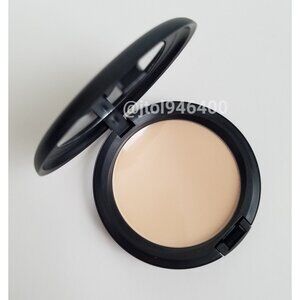 Mac Light Pro Longwear Powder